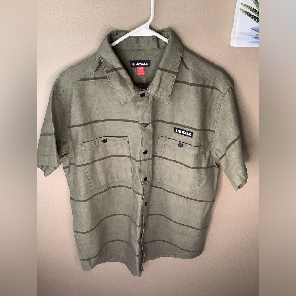 Airwalk Men’s Short Sleeve Shirt, Snap Button – Size Medium - Olive Green